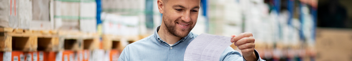 Camión de TAHAN transportando carga minera en el Mercosur